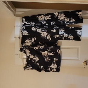 Floral 3 piece set with matching top skirt and capris.